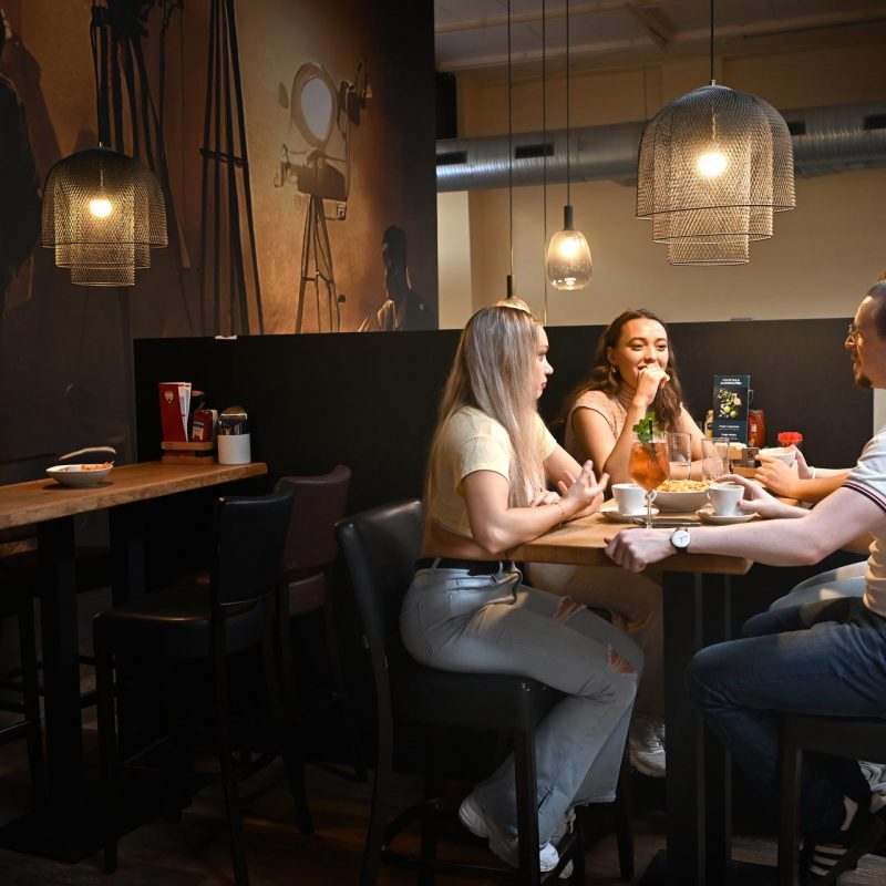 2023-bowlingpark-freiburg-gastro-lounge-1920x1280px